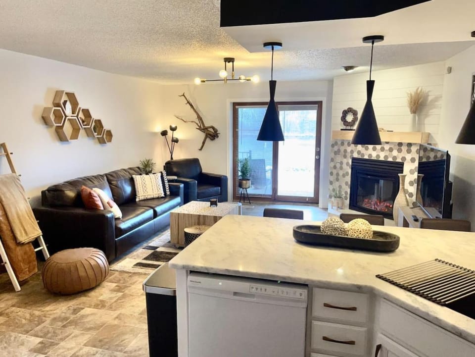 The Wanderlust at the Sunset Cove House in Wisconsin Dells