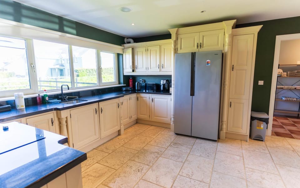 Winoma Lodge - Waterville House in County Kerry