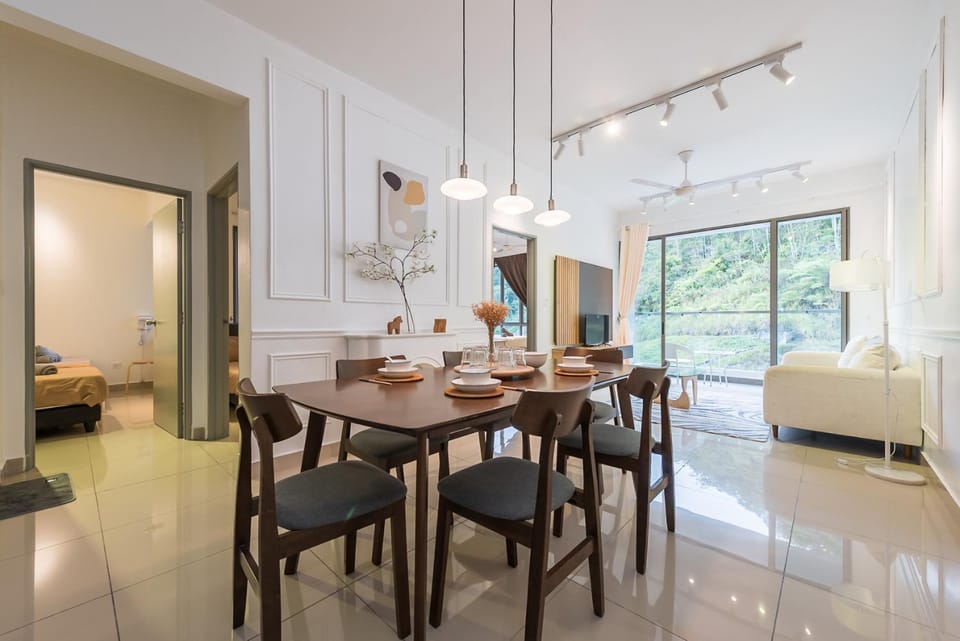 Living room, Seating area, Dining area