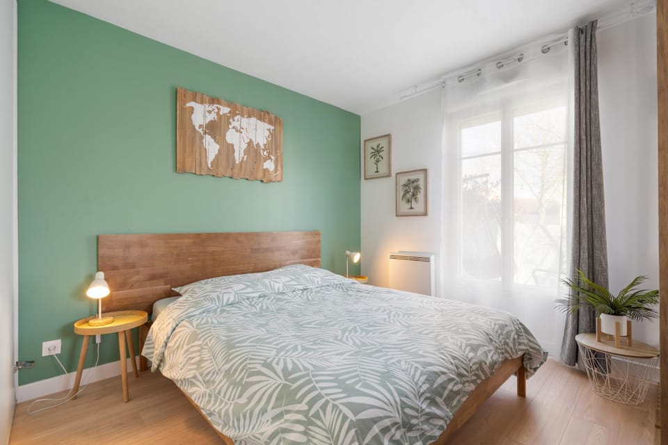 Bedroom, Garden view
