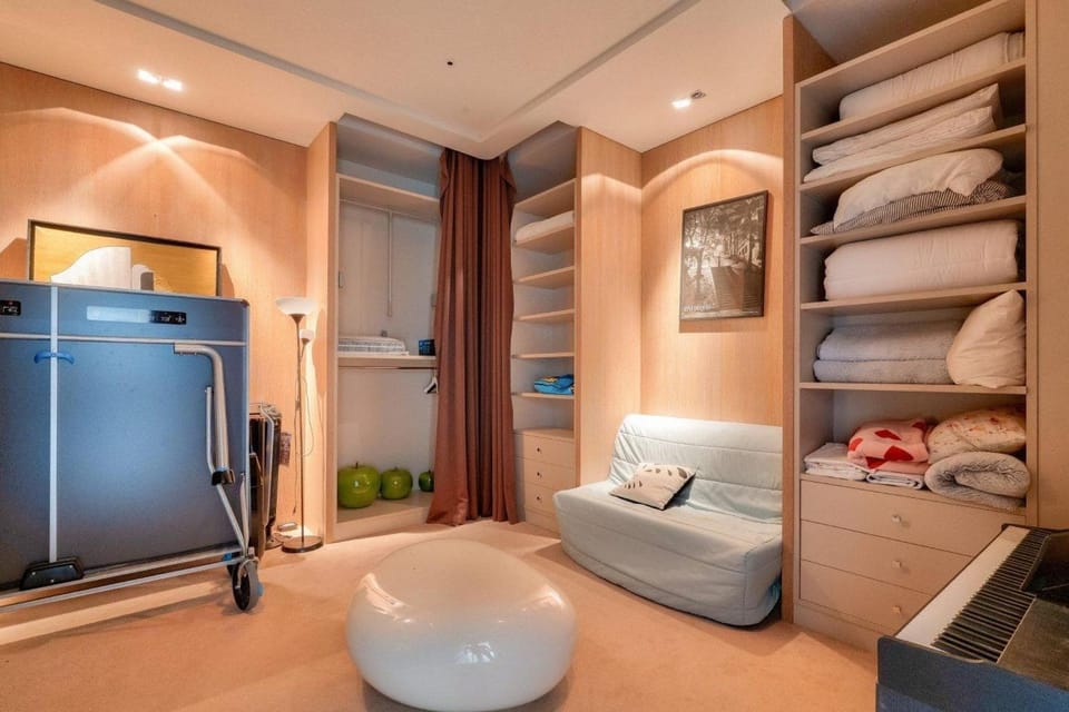 Prestigious 5BR Avenue Foch Home - Arc de Triomphe House in Paris