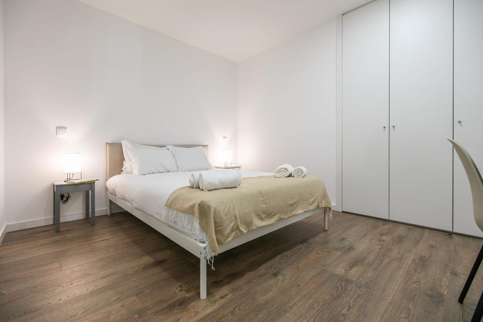 Bed, Photo of the whole room, Bedroom