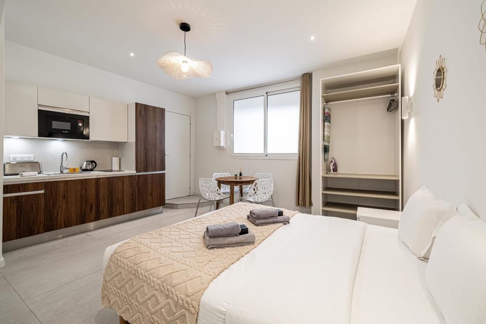 27 VAUTRIN - Modern and renovated studio Cannes city centre Apartment in Cannes