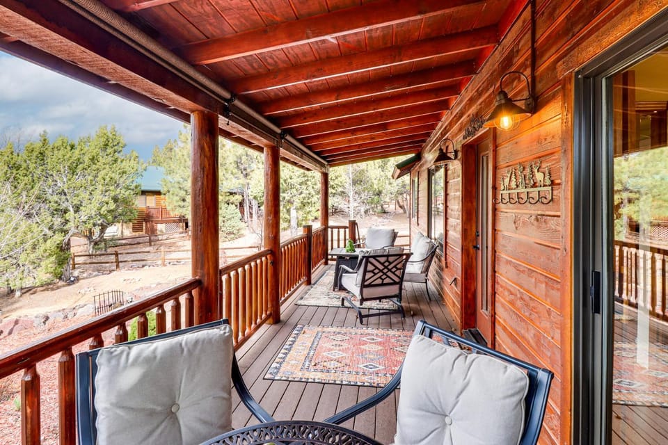 White Mountains Cabin: Near Trails & Lake Access! Cabin in Show Low