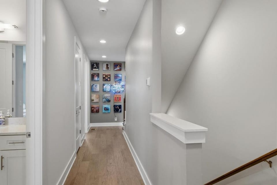 Music City Mansion! 2mi to Broadway, 12 beds House in Nashville