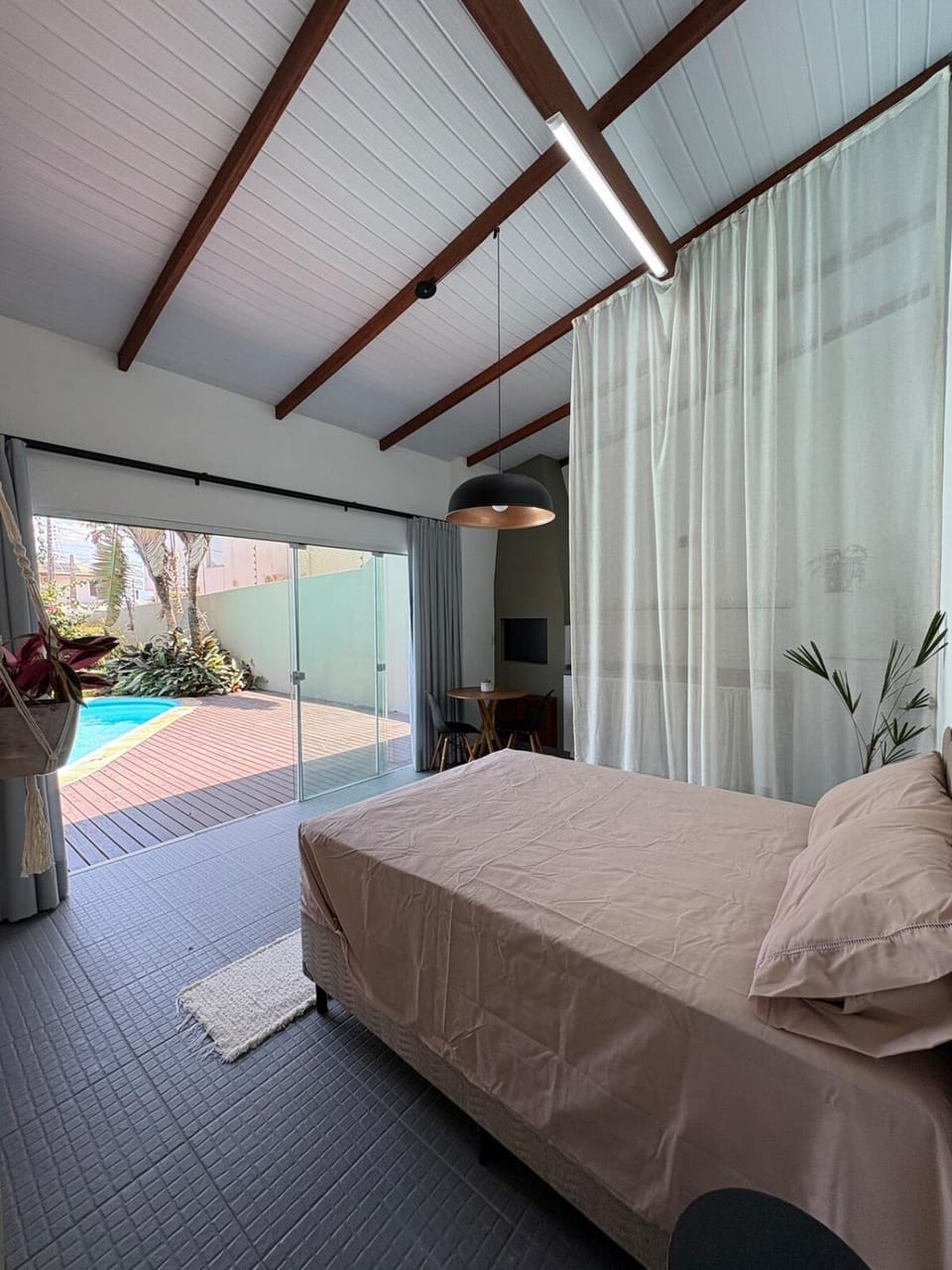 Guest house with pool Apartment in Florianopolis