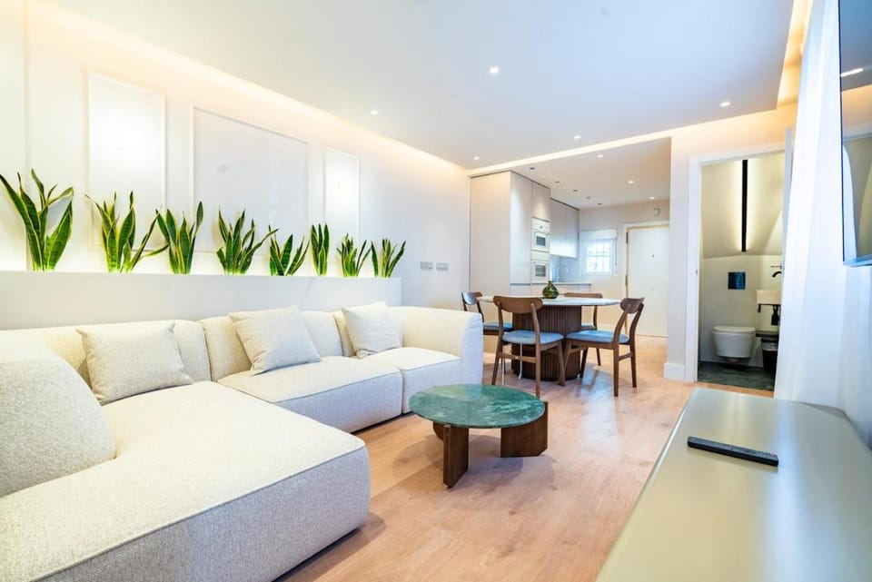 New Luxury House Madrid 4 Bd 4 Bth Villa in Madrid