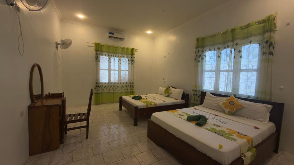 Bed, Photo of the whole room, Bedroom, Pool view, air conditioner