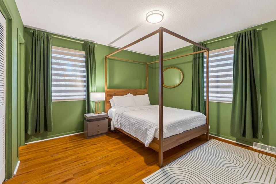 The Sweet Pea of Liberty House in Liberty