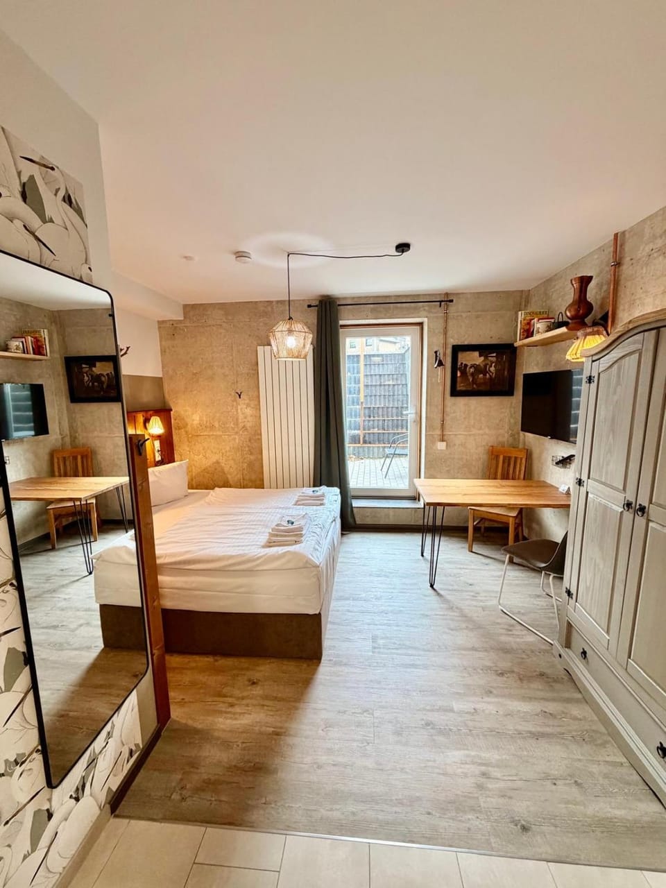 Homely Apartments Bielefeld- Studio mit Terrasse& Parkplatz, Self Check-in Apartment in Bielefeld
