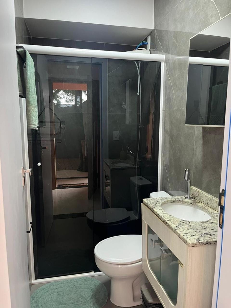 Toilet, Bathroom, towels