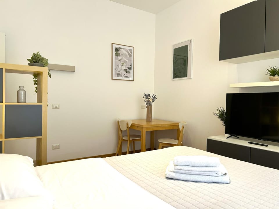 Zen Courtyard Studio - Porta Romana Apartment in Milan