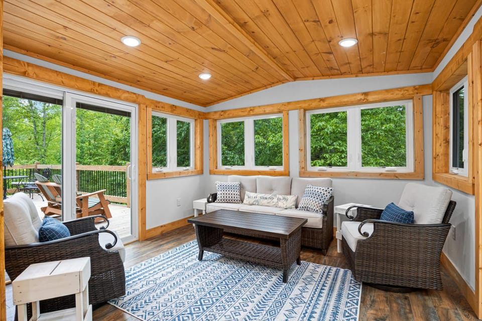 Living room, Seating area