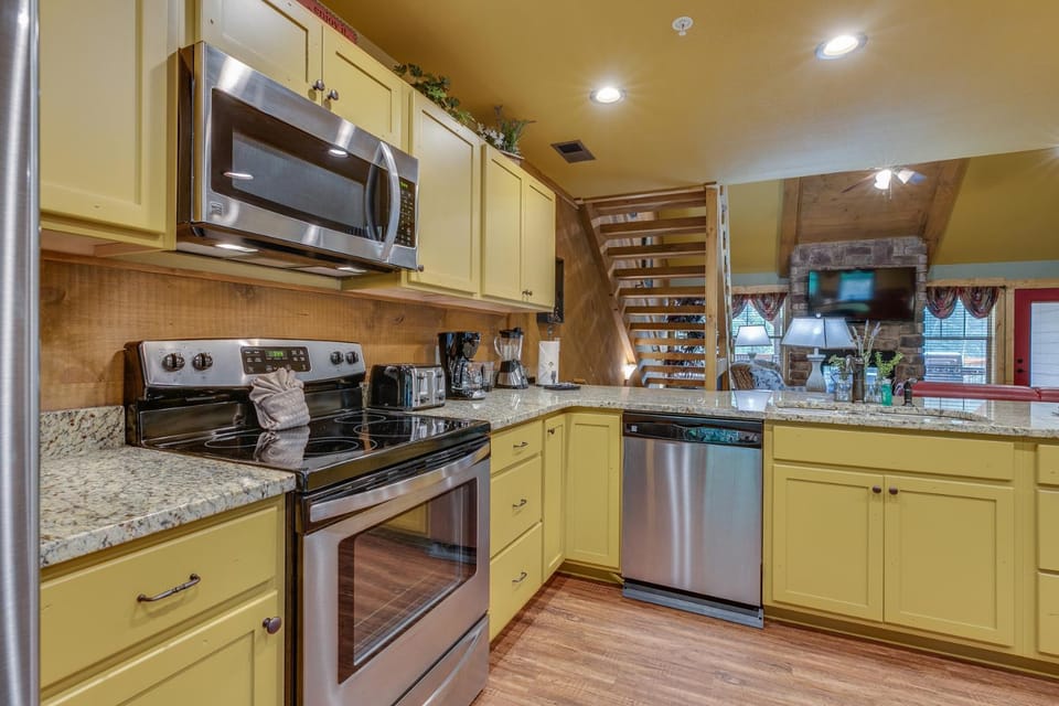 Kitchen or kitchenette, kitchen