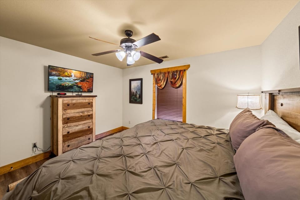 Bed, Bedroom