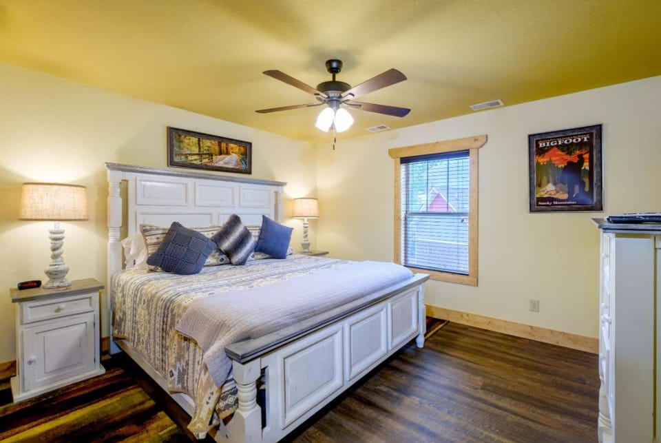 Bed, Bedroom
