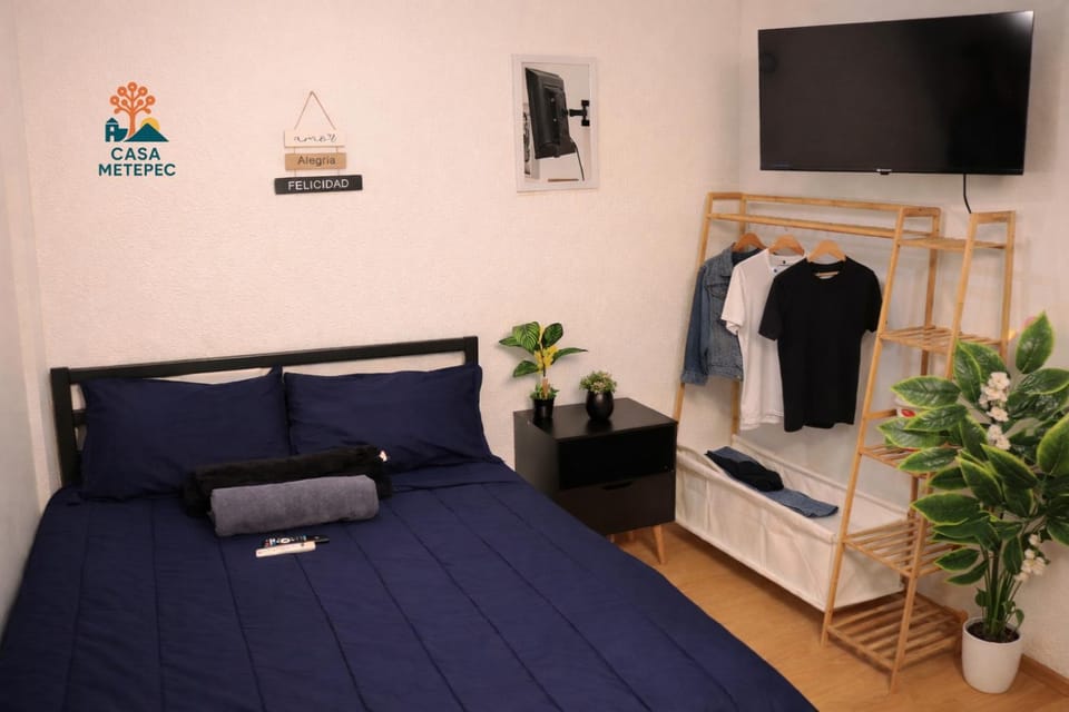 TV and multimedia, Photo of the whole room, Bedroom, towels