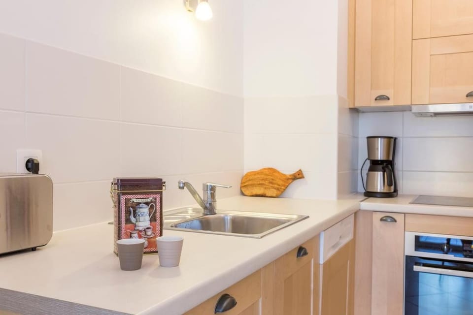 L agora Beautiful 3p Biot Seaview AC Parking Apartment in Villeneuve-Loubet