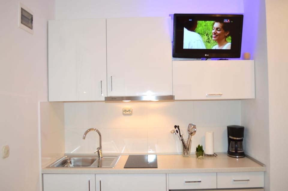 TV and multimedia, Kitchen or kitchenette