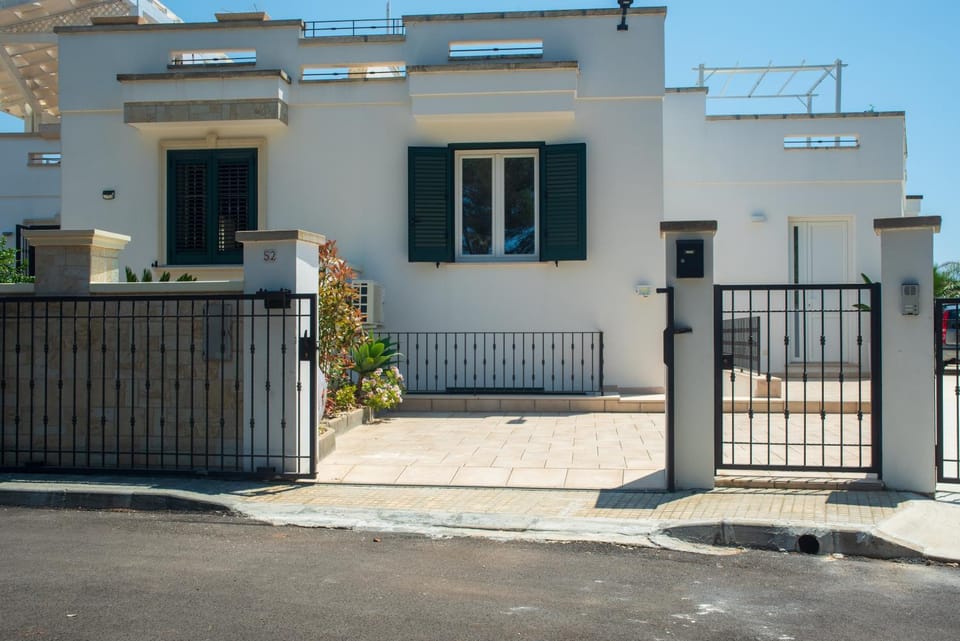 Property building, Facade/entrance