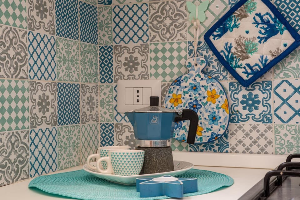 Coffee/tea facilities, Kitchen or kitchenette