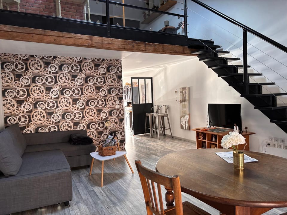 Lounge or bar