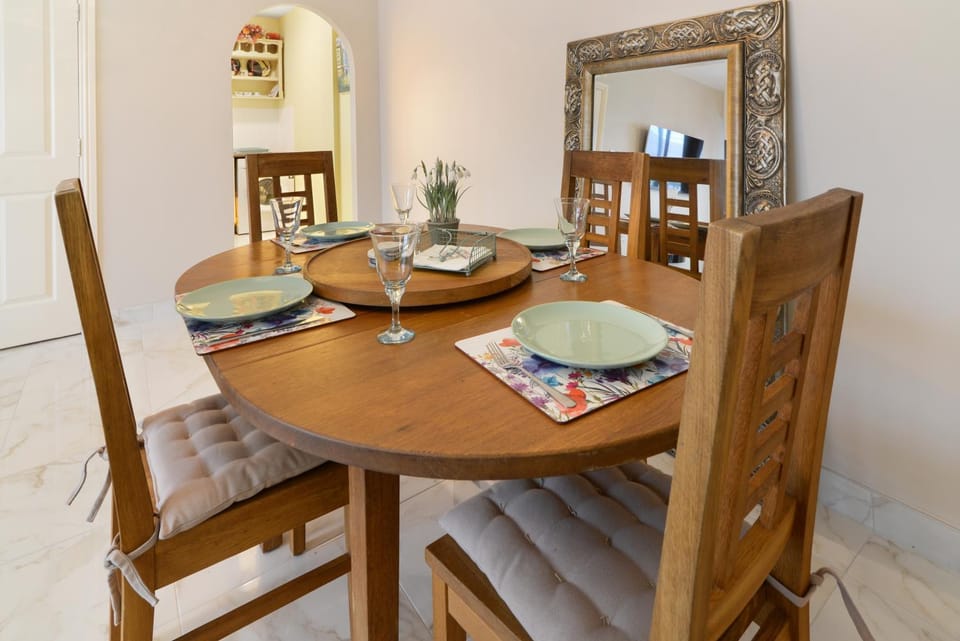 The Great Escape at No 3 City Center Apartment in Galway