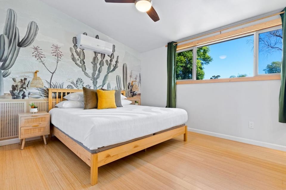 Bed, Bedroom