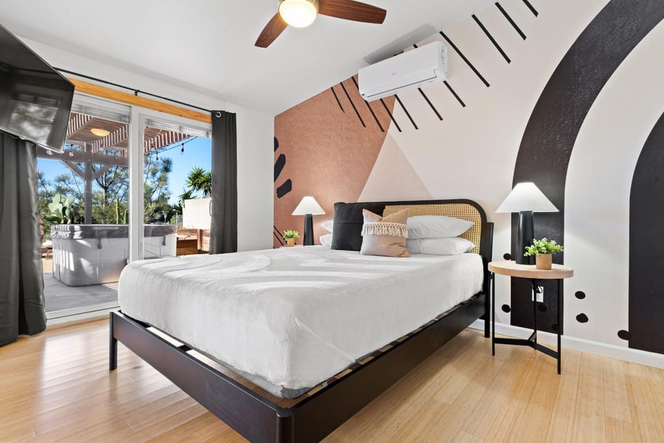 Bed, Bedroom