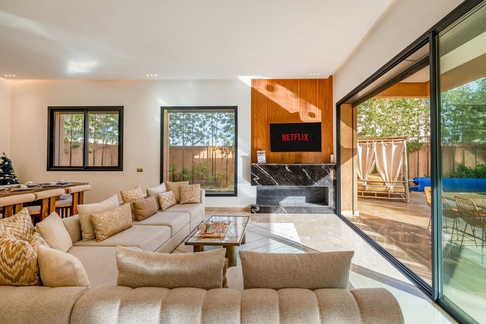 Communal lounge/ TV room