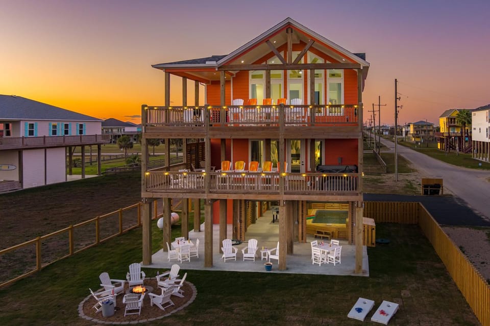 Luxury Beachfront l Private Hot Tub, Pool, & 2 Arcade Games House in Bolivar Peninsula