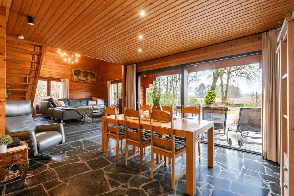 Anna-Helena - Cosy Wooden Chalet in the Forest Chalet in Flanders