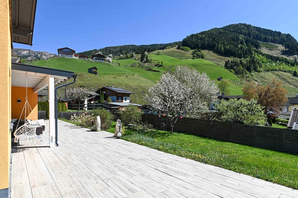 Garden, Garden, Balcony/Terrace