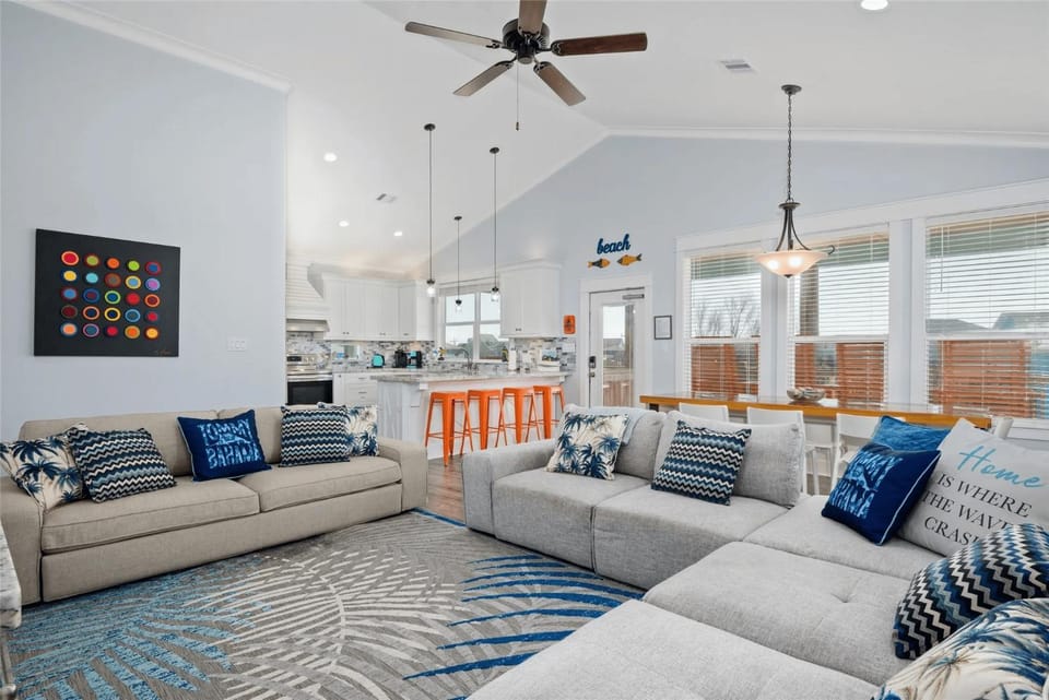 Sandpiper - Coastal 3BR Retreat Sleeps 10 House in Port Bolivar