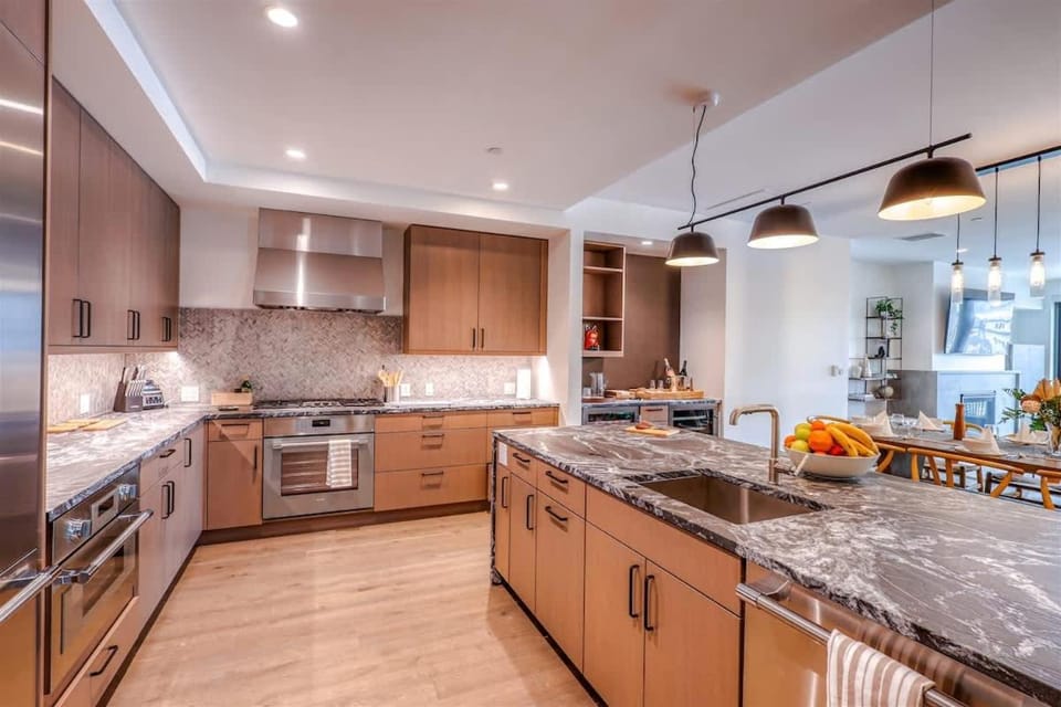 Brand New Luxury Amenities Frontgate Residence House in Avon