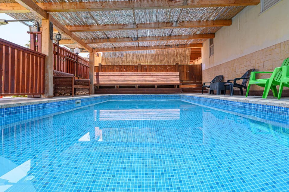 בקתות בשדה Nature lodge in North District