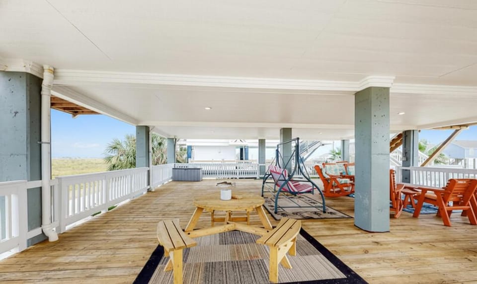Perfect | Gulf Views | Furnitured Deck | Sleeps 10 House in Bolivar Peninsula