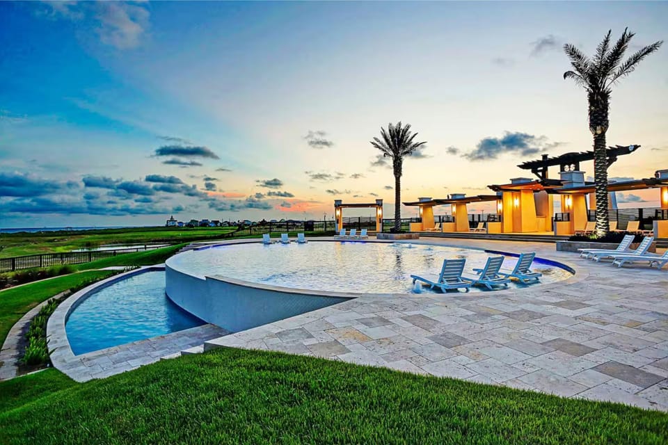 Luxury Villa l Pool l Pristine Ocean Views House in Bolivar Peninsula
