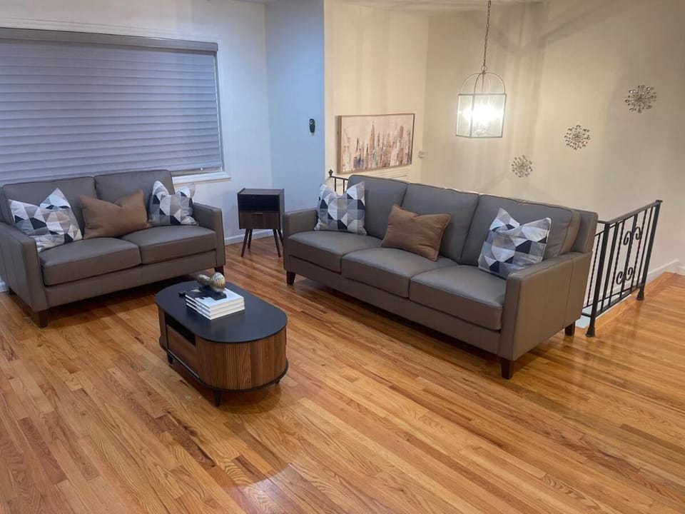 Modern Glam Getaway 30 minutes from NYC House in West Orange