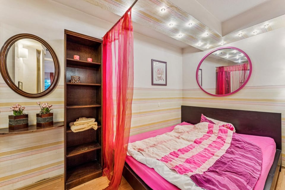 Bed, Photo of the whole room, Bedroom, towels, wardrobe