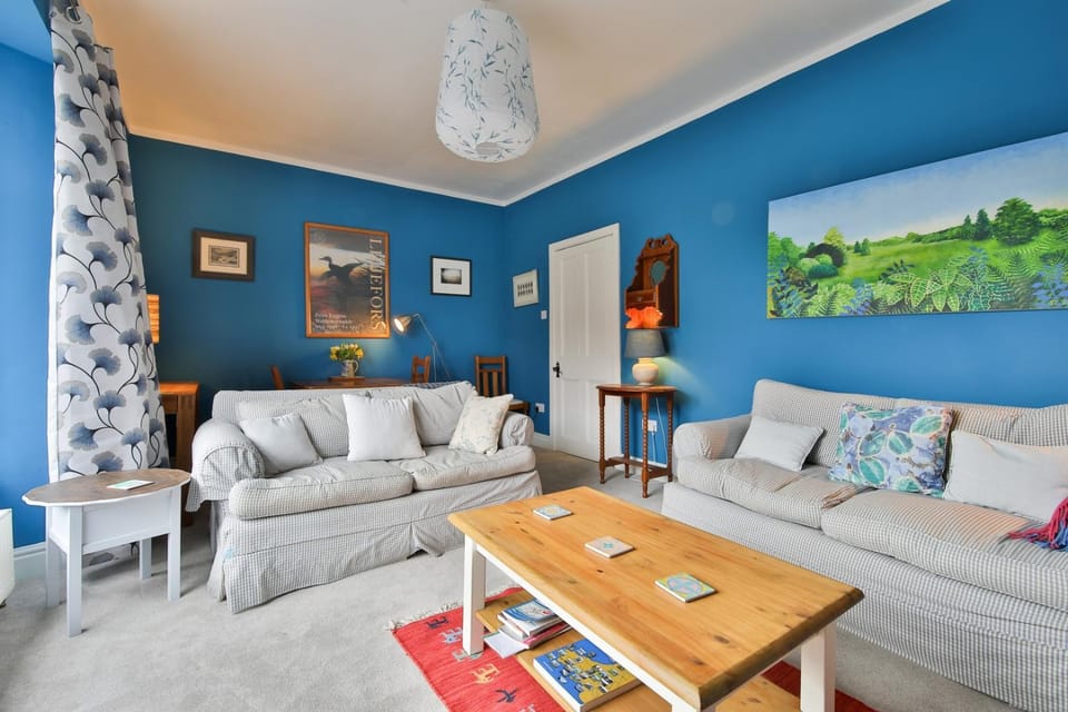 Living room, Decorative detail, Seating area