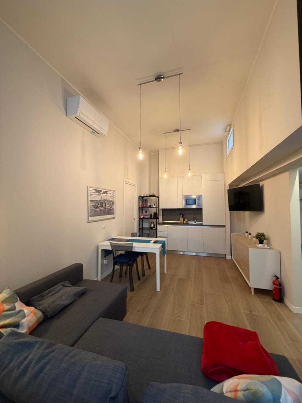 TV and multimedia, Living room, air conditioner