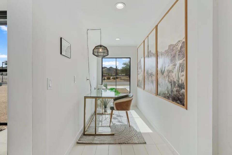 Phoenix Vista - Mountain Views, Pool & Fire Pit House in Paradise Valley