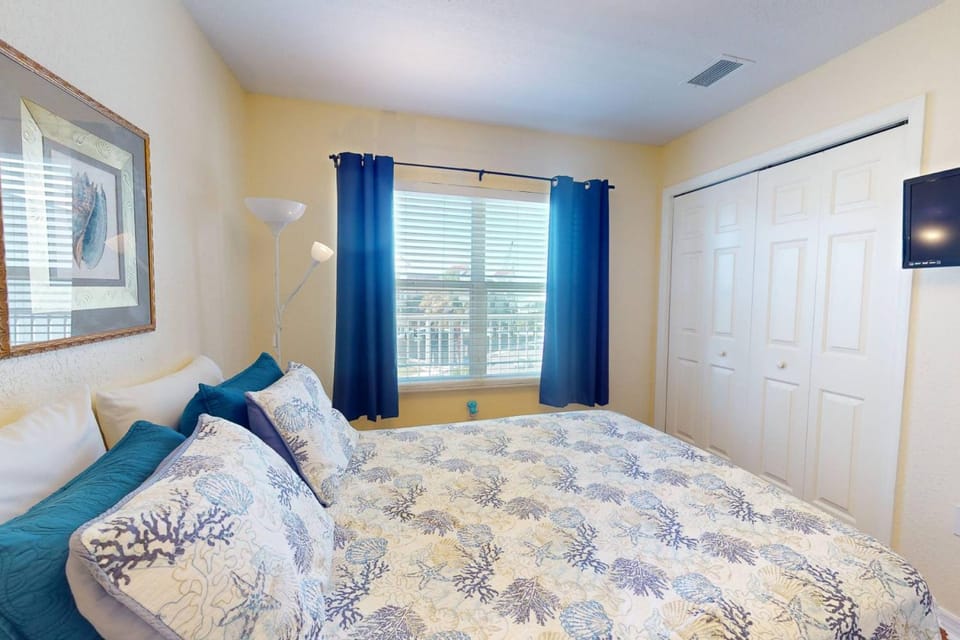 404 - Skyline House in Madeira Beach