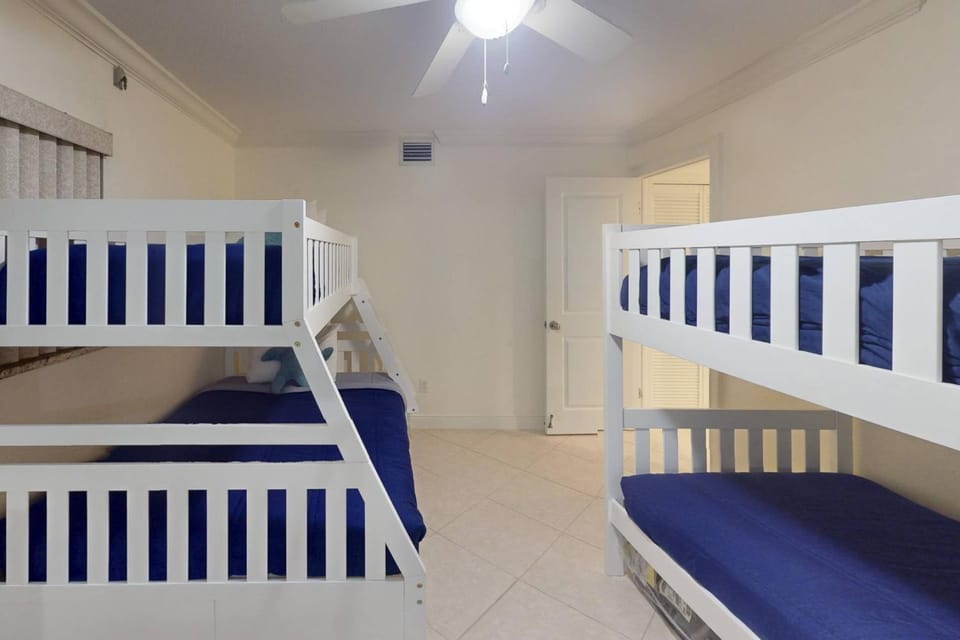 1-807 - Ocean Sands House in Redington Beach