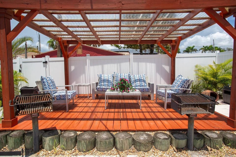 1 - Silver Sands - Bayside House in Madeira Beach