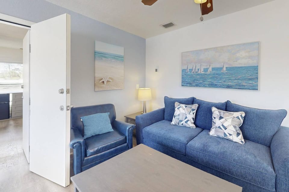 8 - Silver Sands - Moonlight House in Madeira Beach