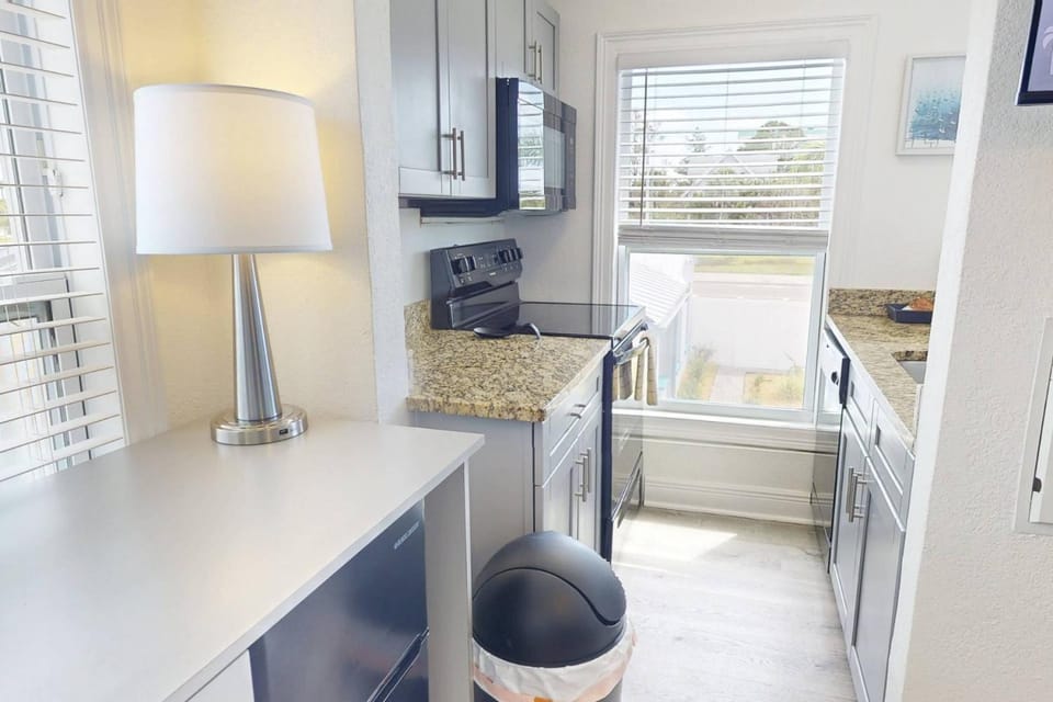8 - Silver Sands - Moonlight House in Madeira Beach