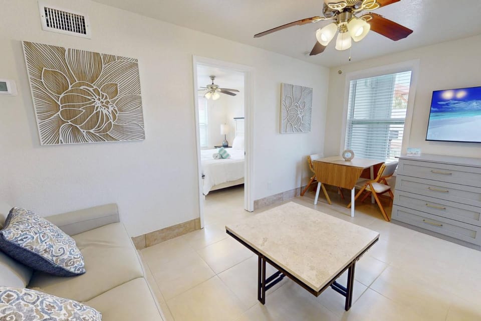 3 - Silver Sands - Shoreline House in Madeira Beach