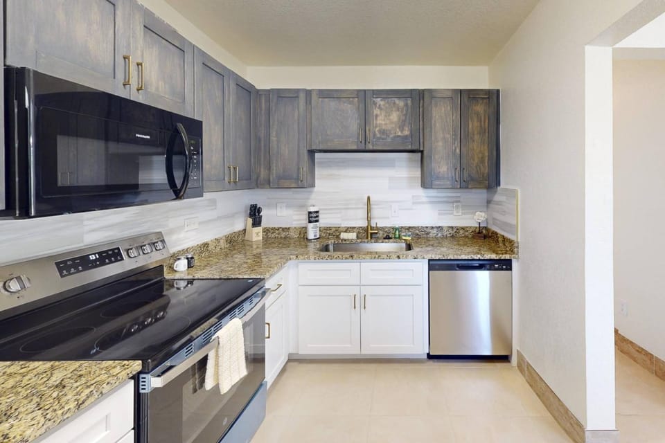 Silver Sands - Silver Suite House in Madeira Beach